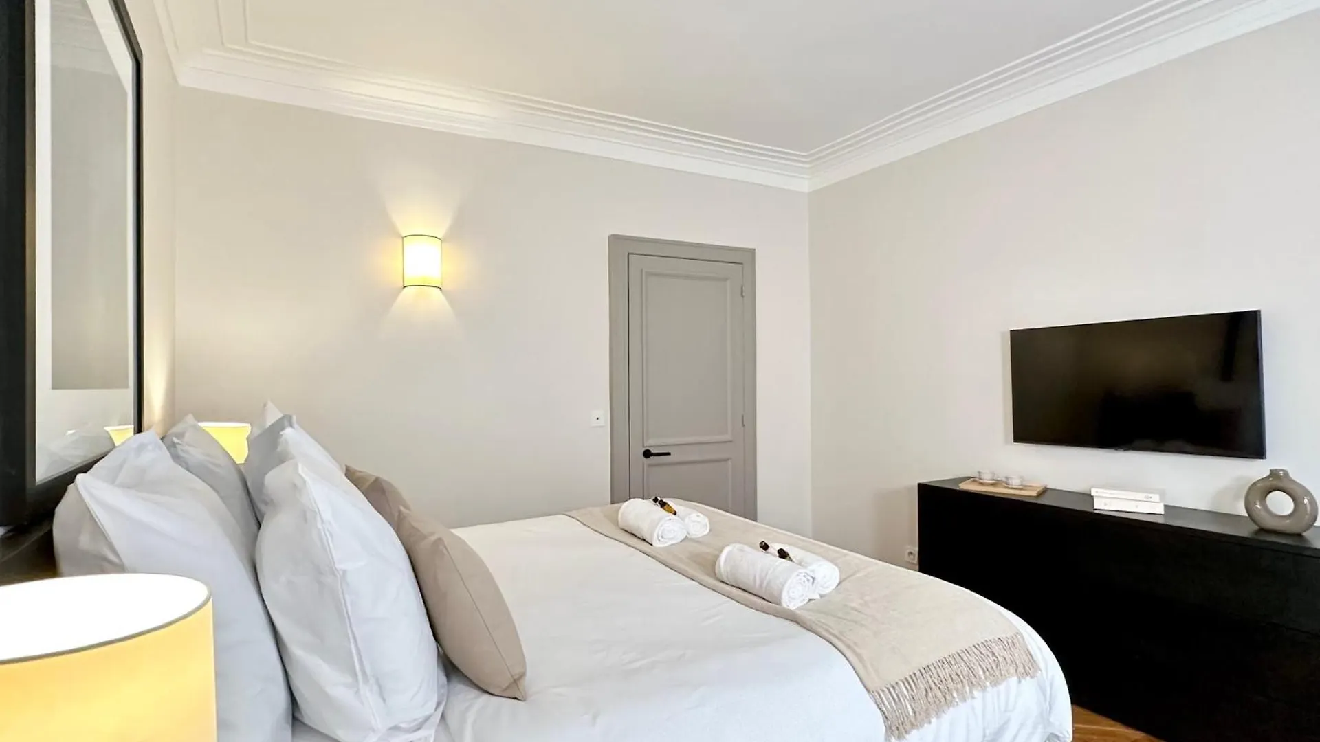 Luxembourg Garden Unique Haven Apartment Paris